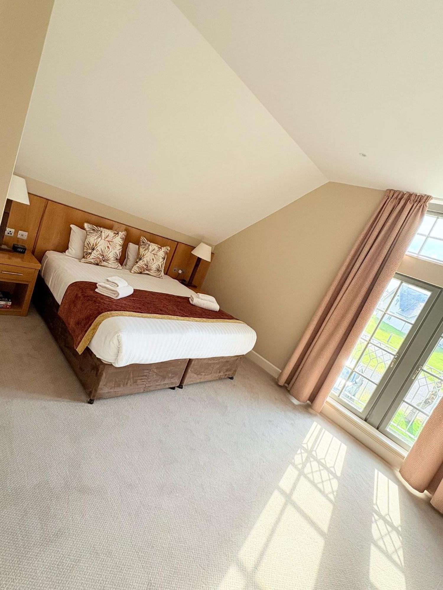 Lodge At Lough Erne Енискилен Екстериор снимка